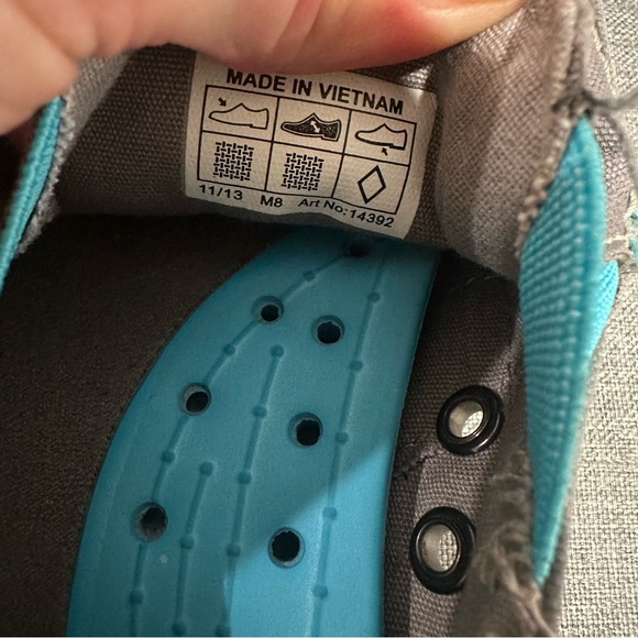 Crocs Walu Canvas/Suede Slip On Shoe - Picture 7 of 12